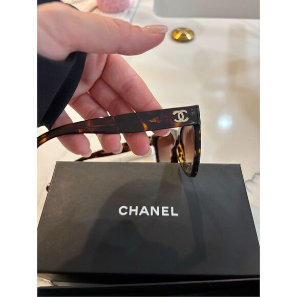 CHANEL SQUARE SUNGLASSES 5380 - Picture 6 of 11